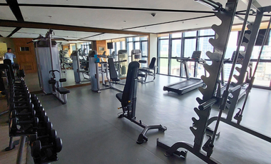 Rent to Own Studio Unit FOR SALE in Salcedo Skysuites Makati