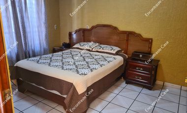 CASA EN VENTA, A UNA CUADRA DE CALZADA BENITO JUAREZ