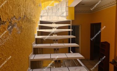 CASA EN VENTA, A UNA CUADRA DE CALZADA BENITO JUAREZ