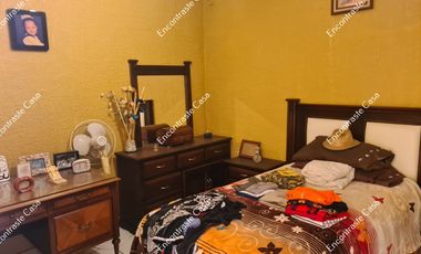 CASA EN VENTA, A UNA CUADRA DE CALZADA BENITO JUAREZ