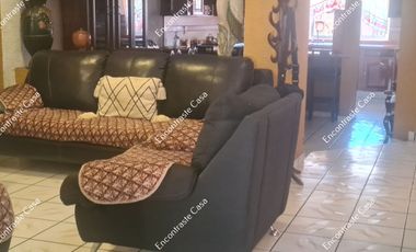 CASA EN VENTA, A UNA CUADRA DE CALZADA BENITO JUAREZ