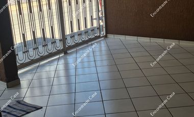 CASA EN VENTA, A UNA CUADRA DE CALZADA BENITO JUAREZ