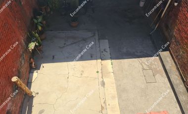 CASA EN VENTA, A UNA CUADRA DE CALZADA BENITO JUAREZ
