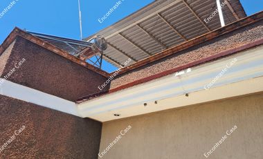 CASA EN VENTA, A UNA CUADRA DE CALZADA BENITO JUAREZ