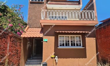 CASA EN VENTA, A UNA CUADRA DE CALZADA BENITO JUAREZ