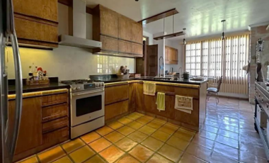 BONITA CASA EN SAN CRISTÓBAL CON MUY AMPLIO JARDIN