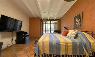BONITA CASA EN SAN CRISTÓBAL CON MUY AMPLIO JARDIN
