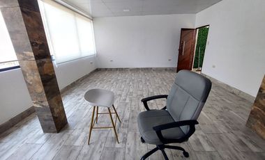 Alquiler Norte de Guayaquil Bodegas y Oficinas 300 m² Mas Patio de 200 m²