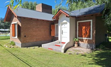 HERMOSO COMPLEJO DE CABAñAS BARRIO GOLF