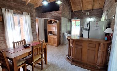 HERMOSO COMPLEJO DE CABAñAS BARRIO GOLF