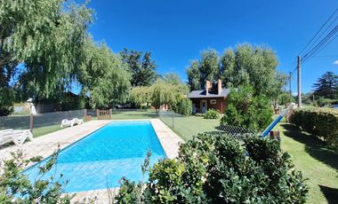 HERMOSO COMPLEJO DE CABAñAS BARRIO GOLF