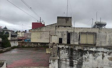 Propiedad ubicada en el centro de la población, junto a comercios, excelente para negocio o cadenas de autoservicios