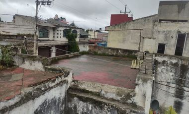 Propiedad ubicada en el centro de la población, junto a comercios, excelente para negocio o cadenas de autoservicios