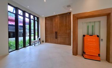 Opulent 3-storey Smart Home with Pool, Elevator & Basement in Ayala Alabang
