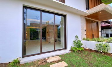 Opulent 3-storey Smart Home with Pool, Elevator & Basement in Ayala Alabang