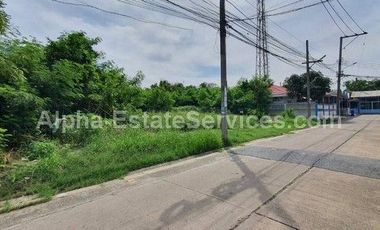 Empty land for sale, Soi Muban Sirikhet 1 : 0-2-22 rai, width 24 m., depth 37 m., beautiful plot, Near Macharoen Road 1 km.