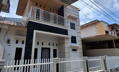 {TURUN HARGA] Rumah 2 Lantai di Setiabudi Medan, Harga 800 Jutaan! Dekat Kampus USU & Sekolah Islam Namira!