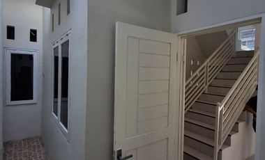 {TURUN HARGA] Rumah 2 Lantai di Setiabudi Medan, Harga 800 Jutaan! Dekat Kampus USU & Sekolah Islam Namira!