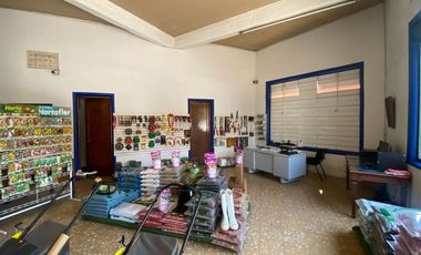 VENDO EN CUERNAVACA PROPIEDAD COMERCIAL, UBICADA EN UNA DE LAS MEJORES AVENIDAS.