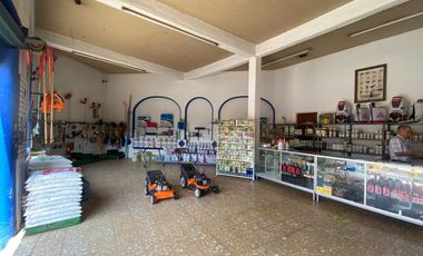 VENDO EN CUERNAVACA PROPIEDAD COMERCIAL, UBICADA EN UNA DE LAS MEJORES AVENIDAS.