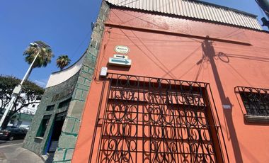 VENDO EN CUERNAVACA PROPIEDAD COMERCIAL, UBICADA EN UNA DE LAS MEJORES AVENIDAS.