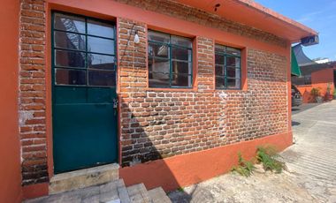 VENDO EN CUERNAVACA PROPIEDAD COMERCIAL, UBICADA EN UNA DE LAS MEJORES AVENIDAS.