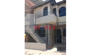 Se Alquila Departamento 1Er Y 2Do Piso En Calle 8 Sullana // ID: 1133085
