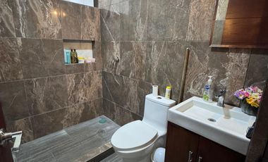 Casa en Renta en  Arbolada, de 2 niveles y terraza amplia en 3er piso