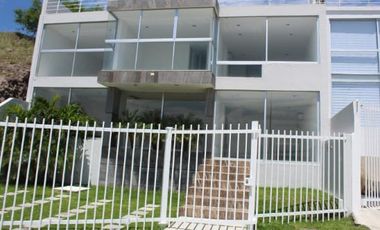 CASA  con Vista al Lago en Tequesquitengo