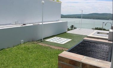 CASA  con Vista al Lago en Tequesquitengo