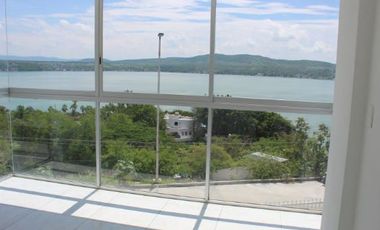 CASA  con Vista al Lago en Tequesquitengo