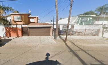 Casa en Venta, Calle Cantil, Playas de Tijuana sección Jardines Recuperación Bancaria