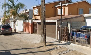 Casa en Venta, Calle Cantil, Playas de Tijuana sección Jardines Recuperación Bancaria