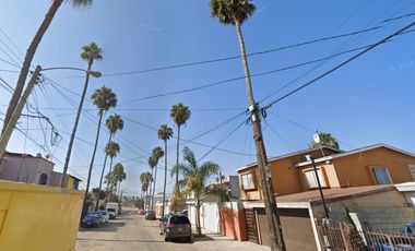 Casa en Venta, Calle Cantil, Playas de Tijuana sección Jardines Recuperación Bancaria
