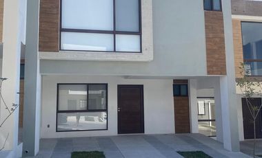 Casa en renta en zibata