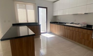 Casa en renta en zibata