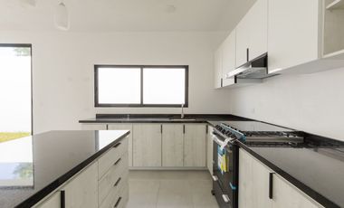 Casa de 4 Recámaras en Lomas de Angelopolis Puebla