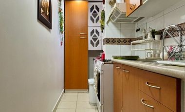 Se Vende Hermoso 2 Dormitorios + Estacionamiento. Av. Perú