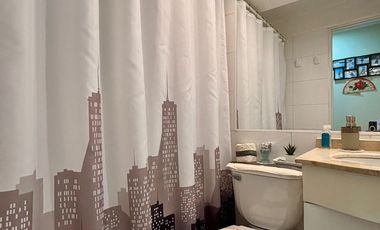 Se Vende Hermoso 2 Dormitorios + Estacionamiento. Av. Perú