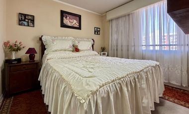 Se Vende Hermoso 2 Dormitorios + Estacionamiento. Av. Perú