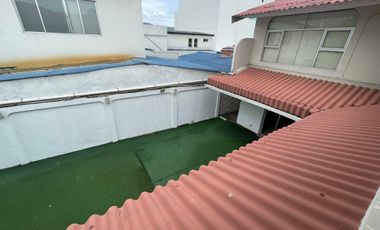 CIUDADELA URDESA ALQUILO PRECIOSA Y AMPLIA VILLA DOS PLANTAS, SIETE DORMITORIOS, FULL ACABADOS