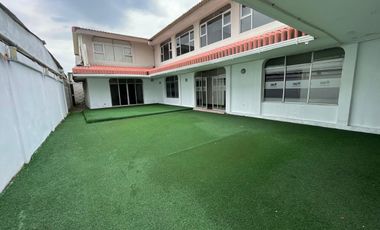 CIUDADELA URDESA ALQUILO PRECIOSA Y AMPLIA VILLA DOS PLANTAS, SIETE DORMITORIOS, FULL ACABADOS