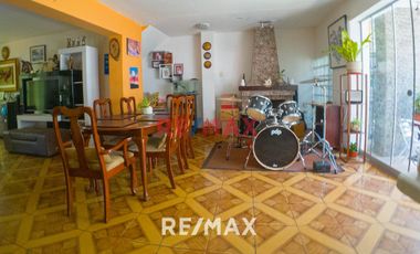 Se Vende Casa Primer Piso De 181M2 (incluye Triplex En Patio Interno), San Juan de Lurigancho