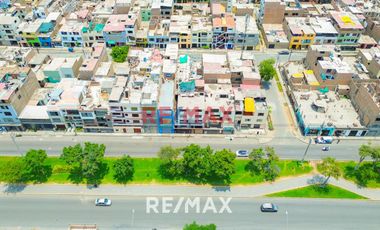 Se Vende Casa Primer Piso De 181M2 (incluye Triplex En Patio Interno), San Juan de Lurigancho