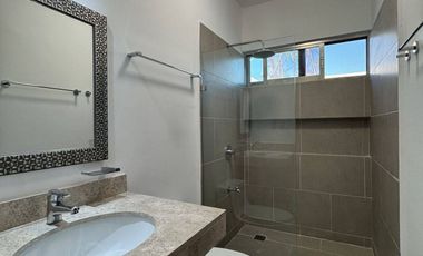 CASA EN RENTA COMPLETAMENTE AMUEBLADA, CONKAL YUC.