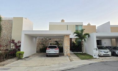 CASA EN RENTA COMPLETAMENTE AMUEBLADA, CONKAL YUC.