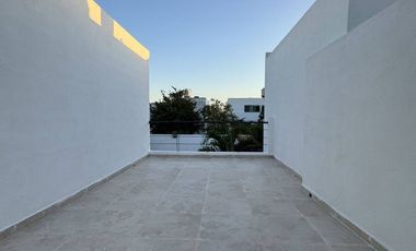 CASA EN RENTA COMPLETAMENTE AMUEBLADA, CONKAL YUC.