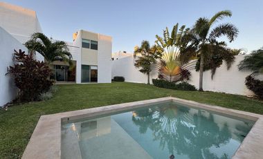 CASA EN RENTA COMPLETAMENTE AMUEBLADA, CONKAL YUC.