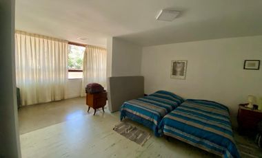 Venta de amplio departamento en Ancón