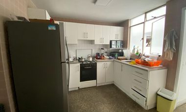 Venta de amplio departamento en Ancón